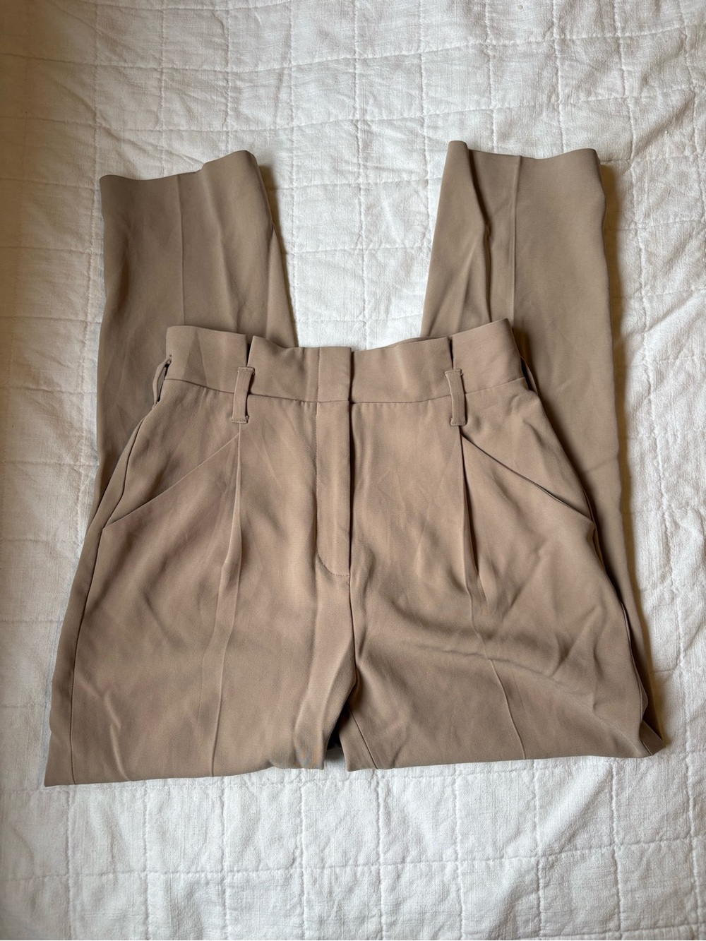 Aritzia Babaton Cohen Pull on Trousers Pleated Taupe High Waist Pants Women’s 6